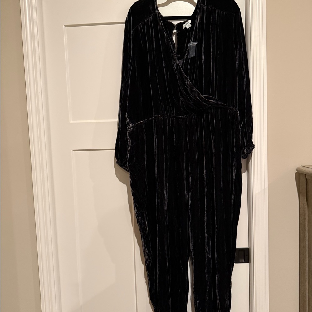Sundance Black Velvet Long Sleeve Jumpsuit - Picture 5 of 5